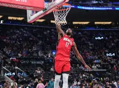 IM电竞_湖人NBA战胜休斯敦火箭詹姆斯关键三分(nba湖人大胜火箭)