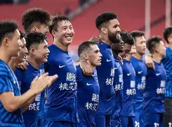 武汉三镇逆袭上海海港，中超争冠格局改写的简单介绍